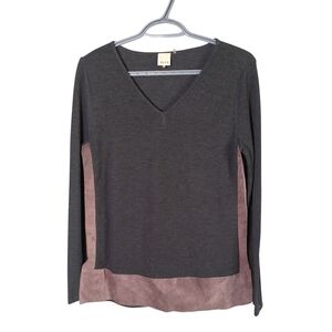 Ecru Leather Accent V Neck Gray Long Sleeve shirt Size Small